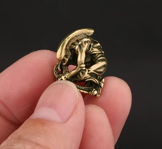 Alien Pendant Bead Animal Statue Small Sculpture Figurine Office Home Decor Gift