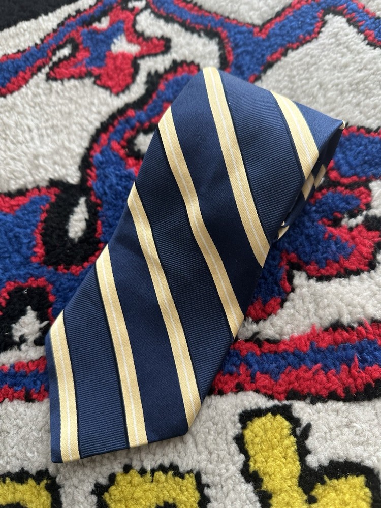 Vintage Tommy Hilfiger Mens USA Made Silk Neck Tie 3.5 x 59 Inches