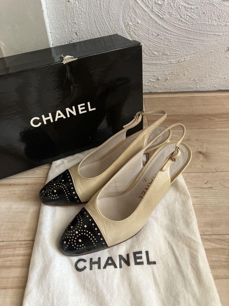 CHANEL Size 6 Beige Black Women Pumps heel Used Shoes Af1315