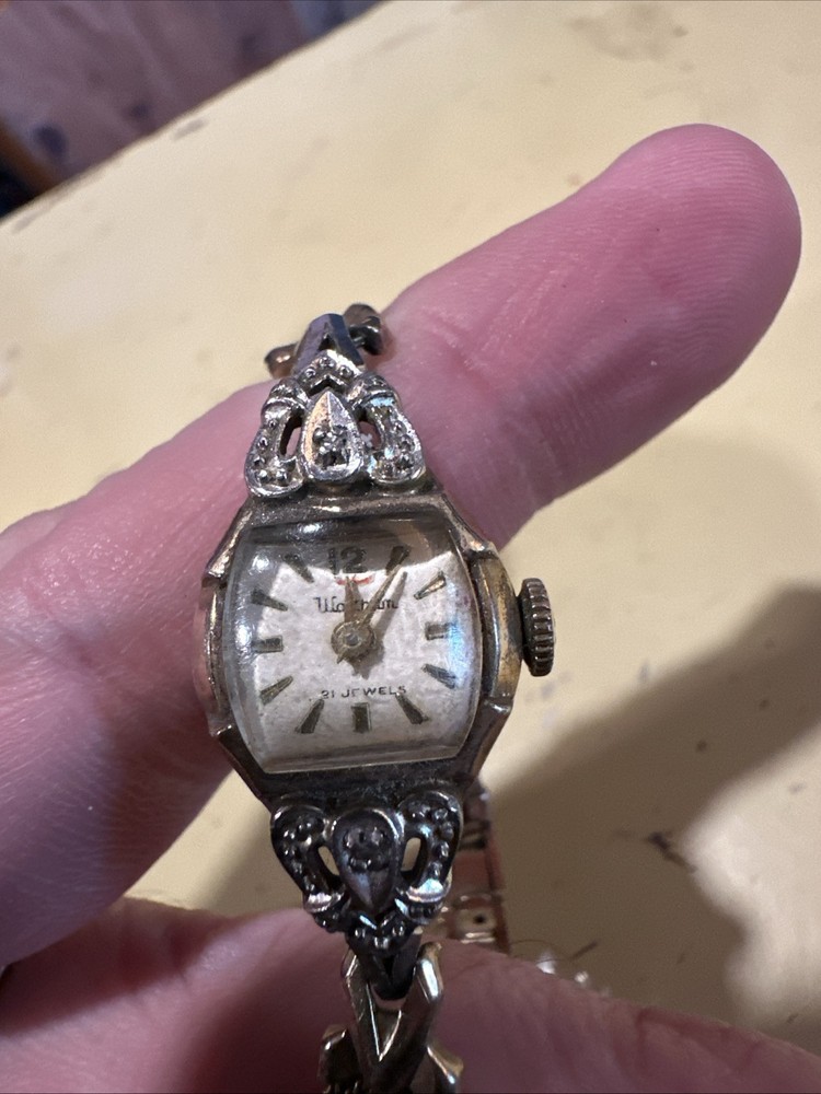 Vintage Waltham Women’s 21 Jewel Mechanical Watch Runs!