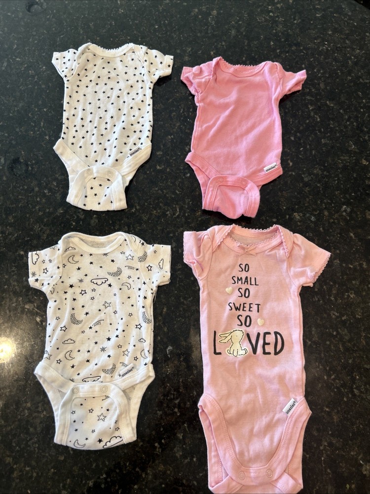 Gerber Baby Girls' Short Sleeve Onesies Set, Pack of 4 Premie Size!