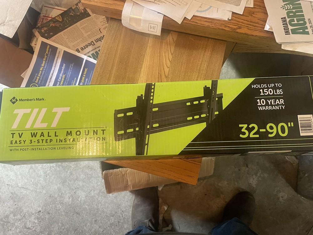 Members Mark Full Motion TV Wall Mount Bracket for Flat Screens  -image