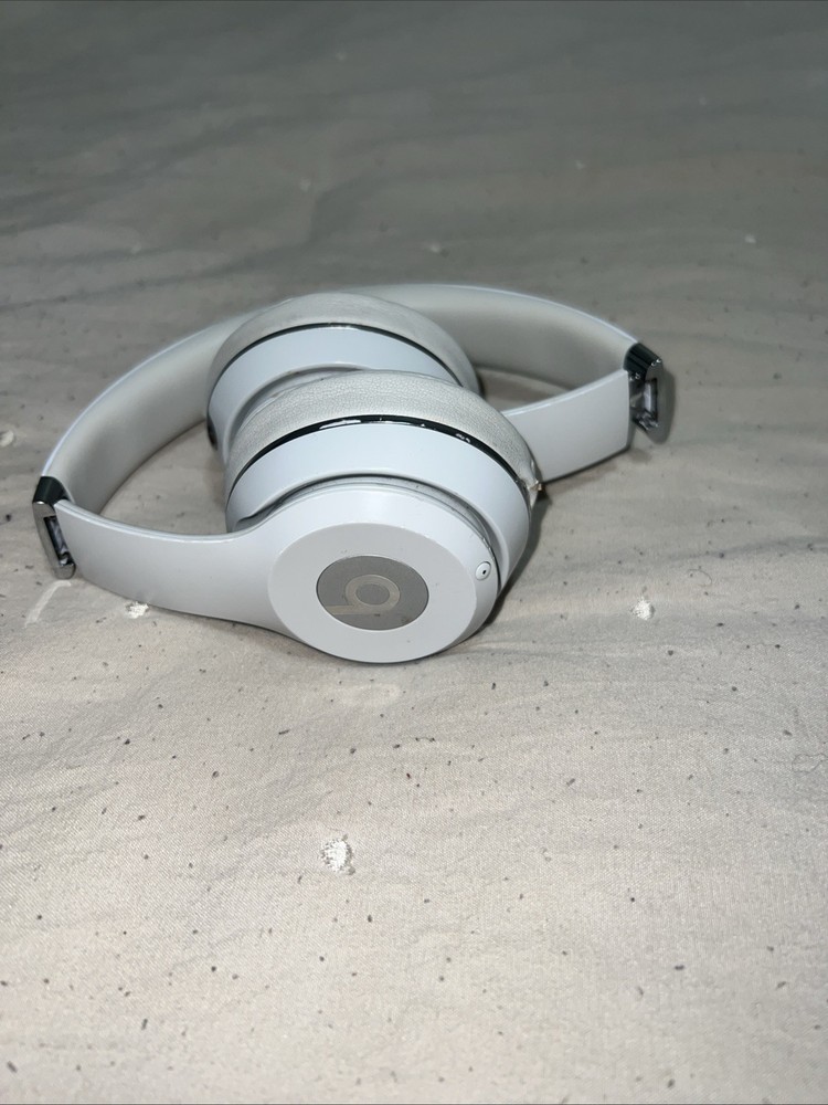 Beats By Dr. Dre Solo 3 Pro Wireless Noise Cancelling Headphones Gray w/Charger