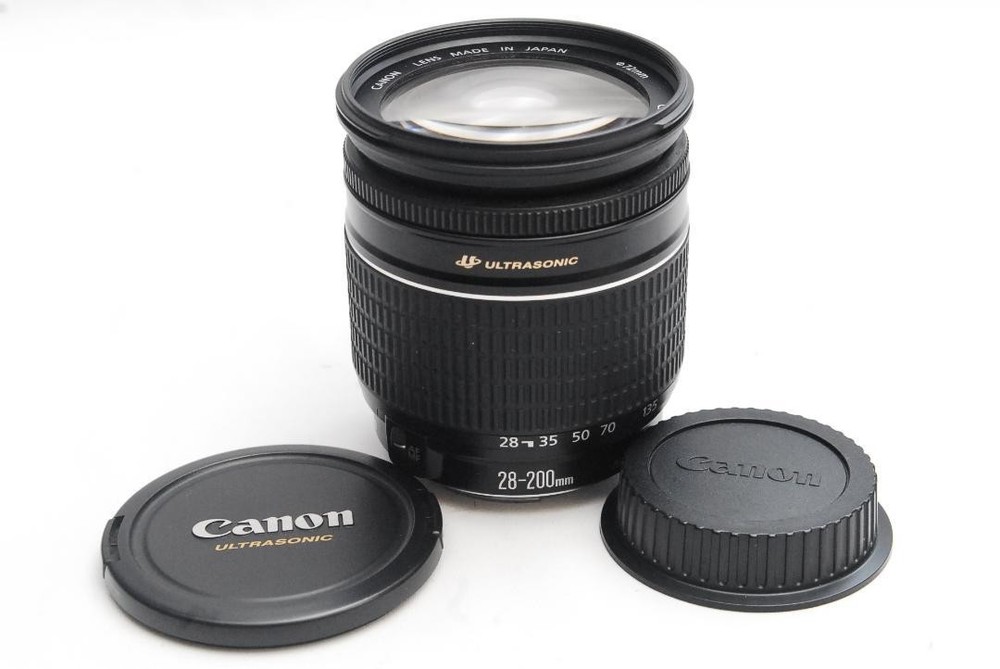Canon EF 28-200mm f3.5-5.6 USM Zoom Lens in Good Used Condition