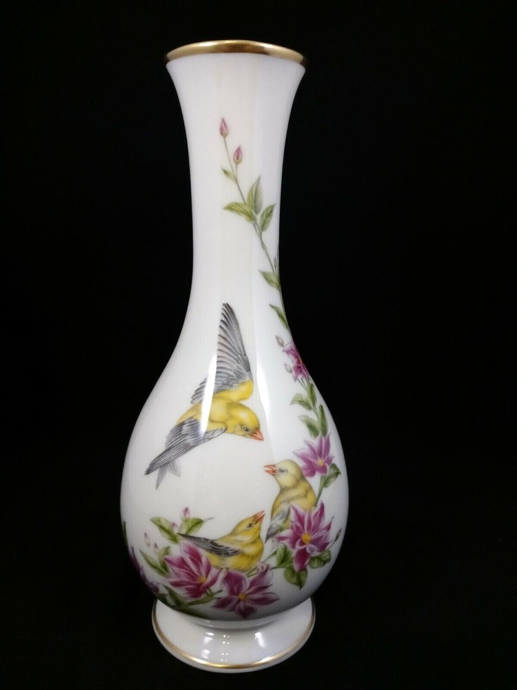 Lovely LENOX Porcelain Goldfinch & Flowers Vintage Bud Vase, Mother’s Day 1985