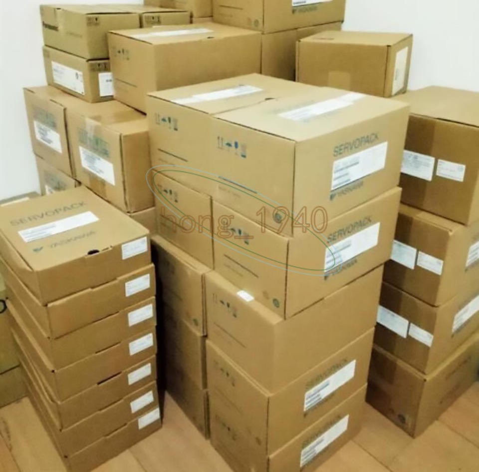 One New Yaskawa Servo Drive Sgd-A5Bh