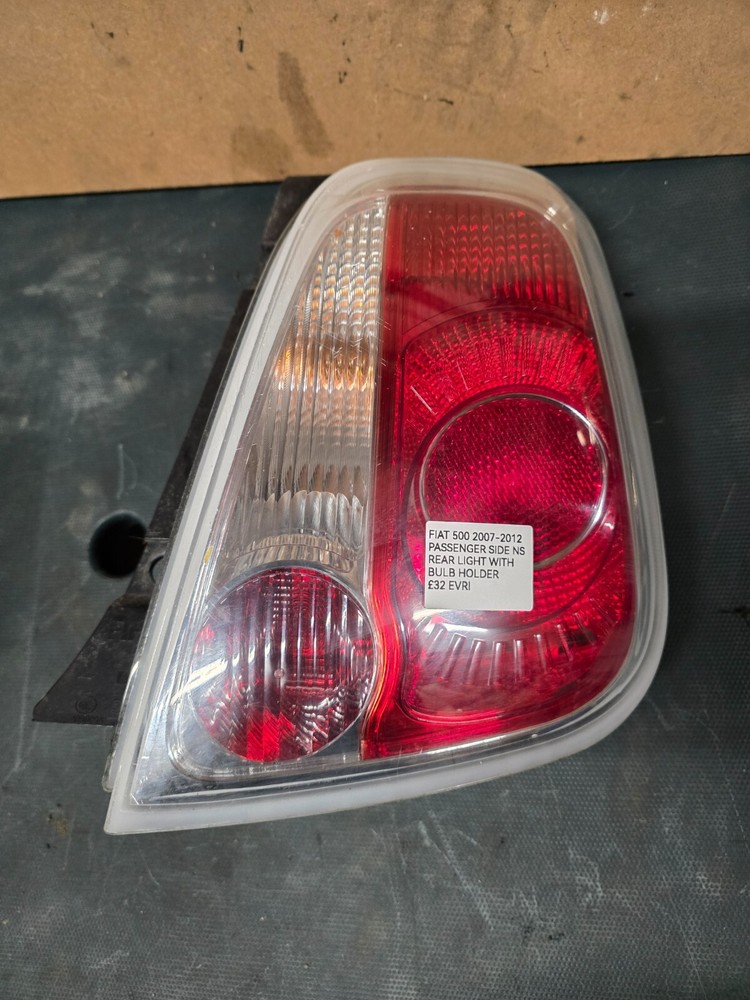 FIAT 500 2007-2012 PASSENGER SIDE NS REAR LIGHT WITH BULB HOLDER