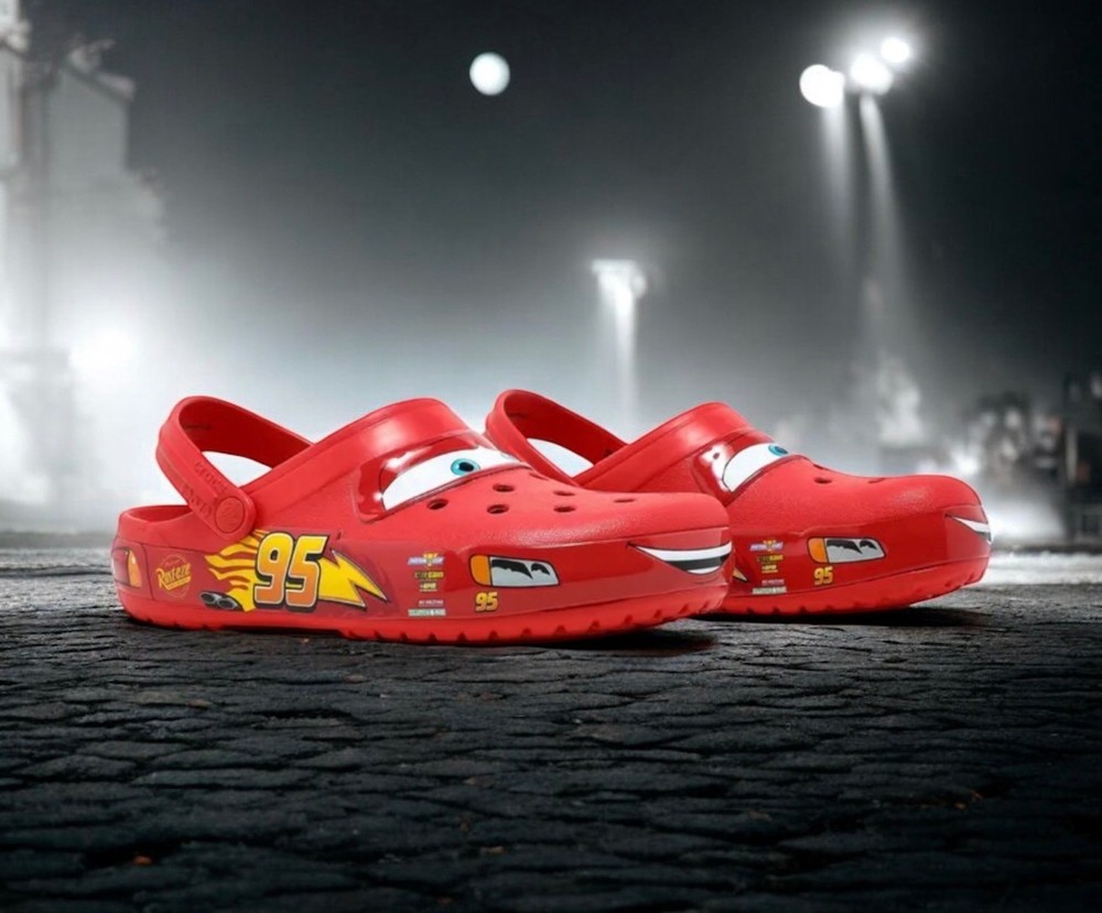 LIGHTNING MCQUEEN CROCS  FAST SHIPPING LIMITED EDITION 8m 10w.