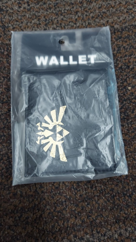 Zelda Tears of the Kingdom faux leather black bifold wallet new in package  