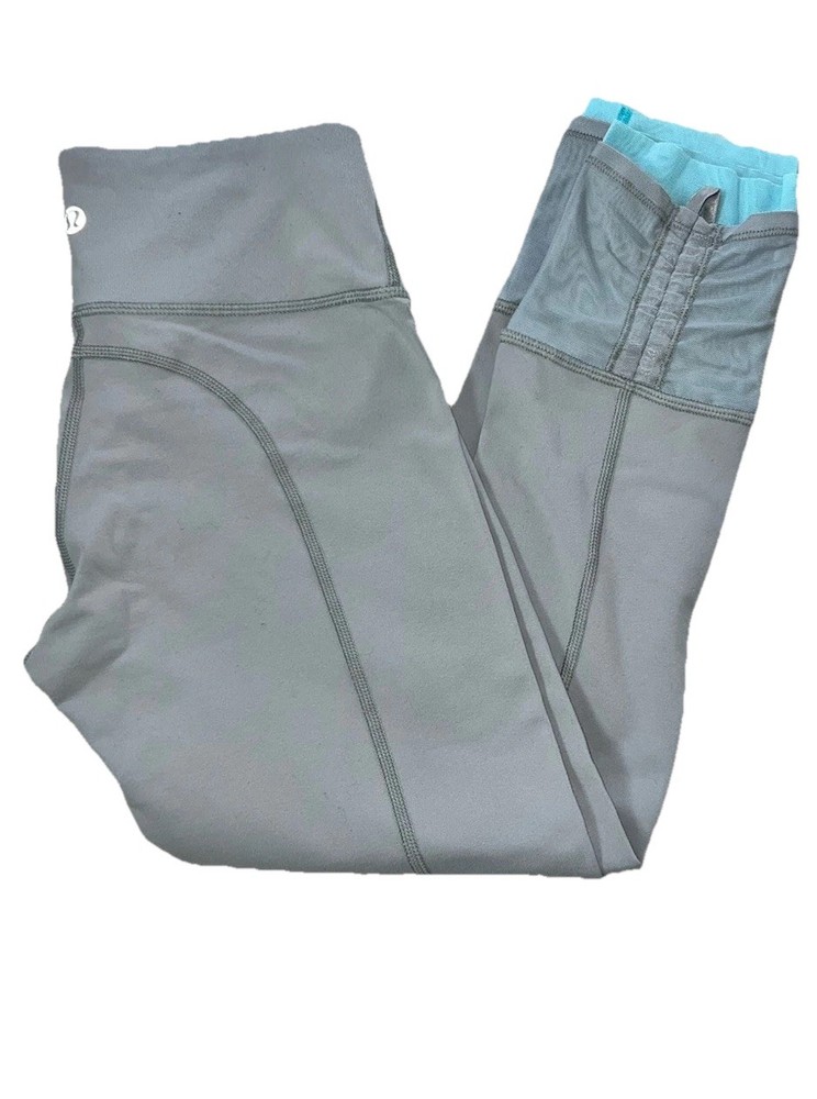 Lululemon Cropped 23 Inch Leggings Size 4 Light Gray Excellent Condition