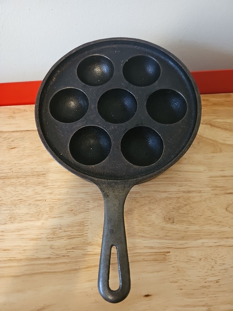 Griswold Cast Iron Ableskiver Pan #962