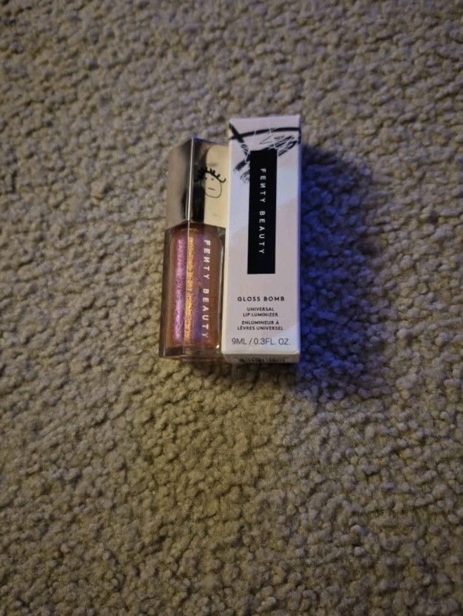 FENTY BEAUTY GLOSS BOMB LIP LUMINIZER GRAPE SPLASH LIMITED-EDITION