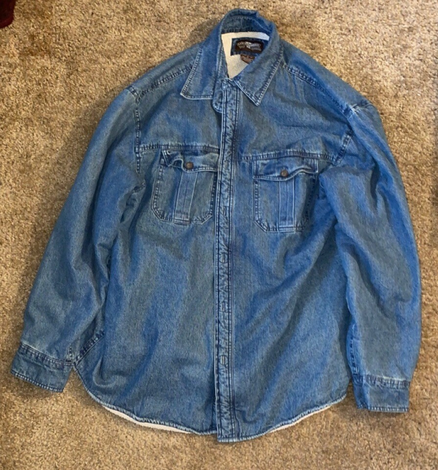Vtg Levi’s Sherpa Lined Botton Up Shirt Sz XL Great Condition!