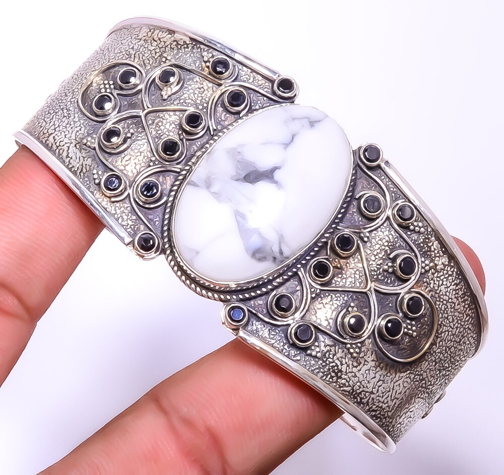 Howlite and Black Onyx 925 Sterling Silver Cuff Bracelet T929 C1748-36 A337
