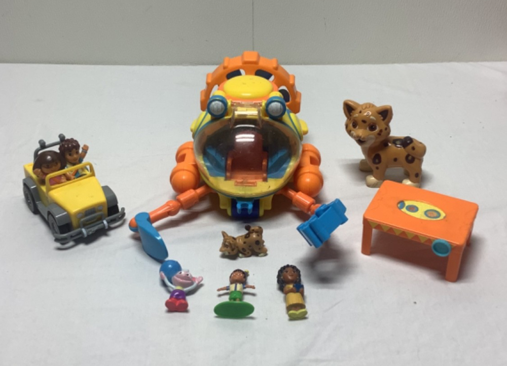 Go Diego Go Lot of figures Submarine pull and go jeep toys