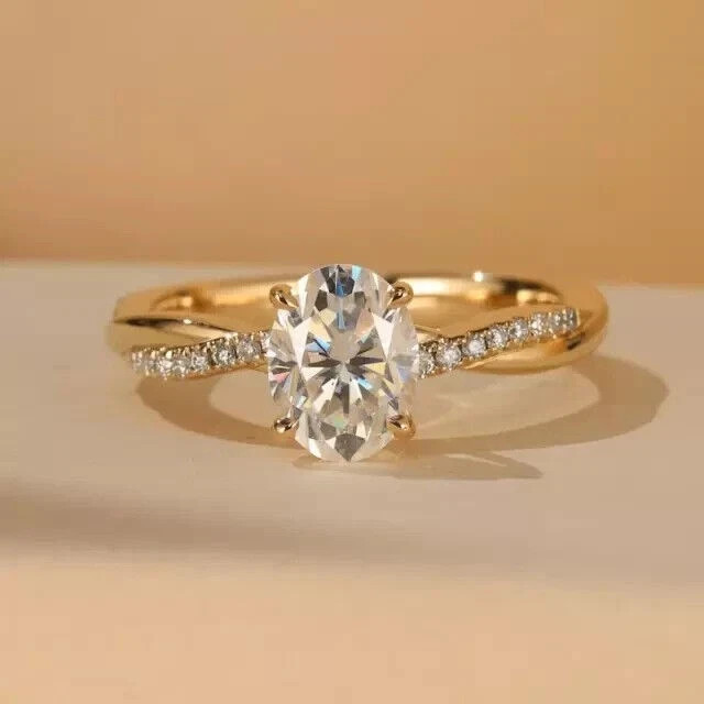 2 Ct Oval Cut Simulated Diamond Women Wedding Band Ring 14K Yellow Gold Plated