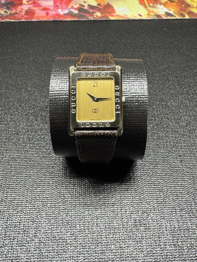 Vintage Gucci Swiss Quartz Gold Tone Leather Strap Watch for Women