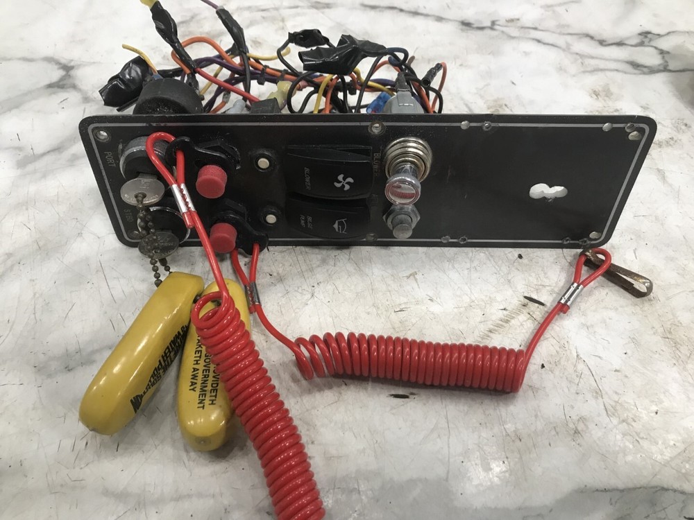 90 Four Winns 285 Vista Boat dash ignition switch switches board panel