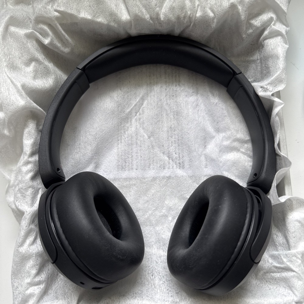 Sony WH-CH520 Wireless On-Ear Bluetooth Headphones in Black