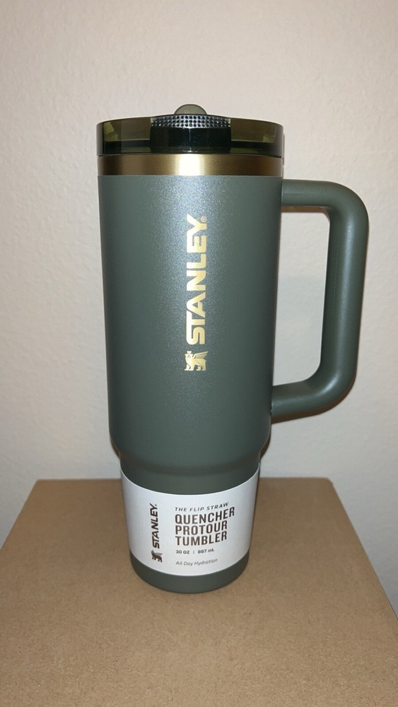 VASO DE PAJA ABATIBLE STANLEY LIMITED CYPRESS GREEN THE QUENCHER PROTOUR | 30 OZ
