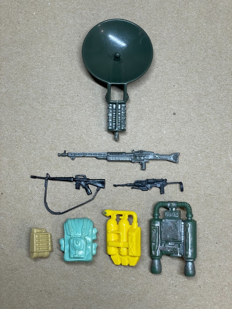 Vintage GI Joe ARAH: early 80’s Lot: Accessories (guns, packs, radar)