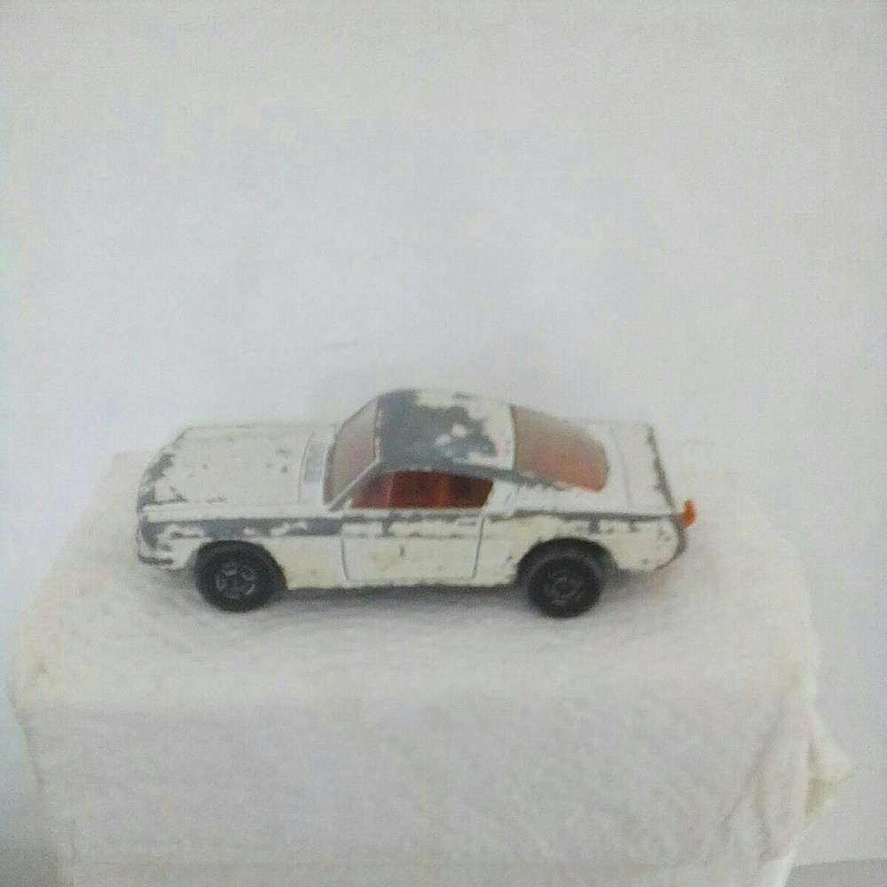Matchbox Superfast No.8 Ford Mustang in White, Wide Wheels, Original, Rare.