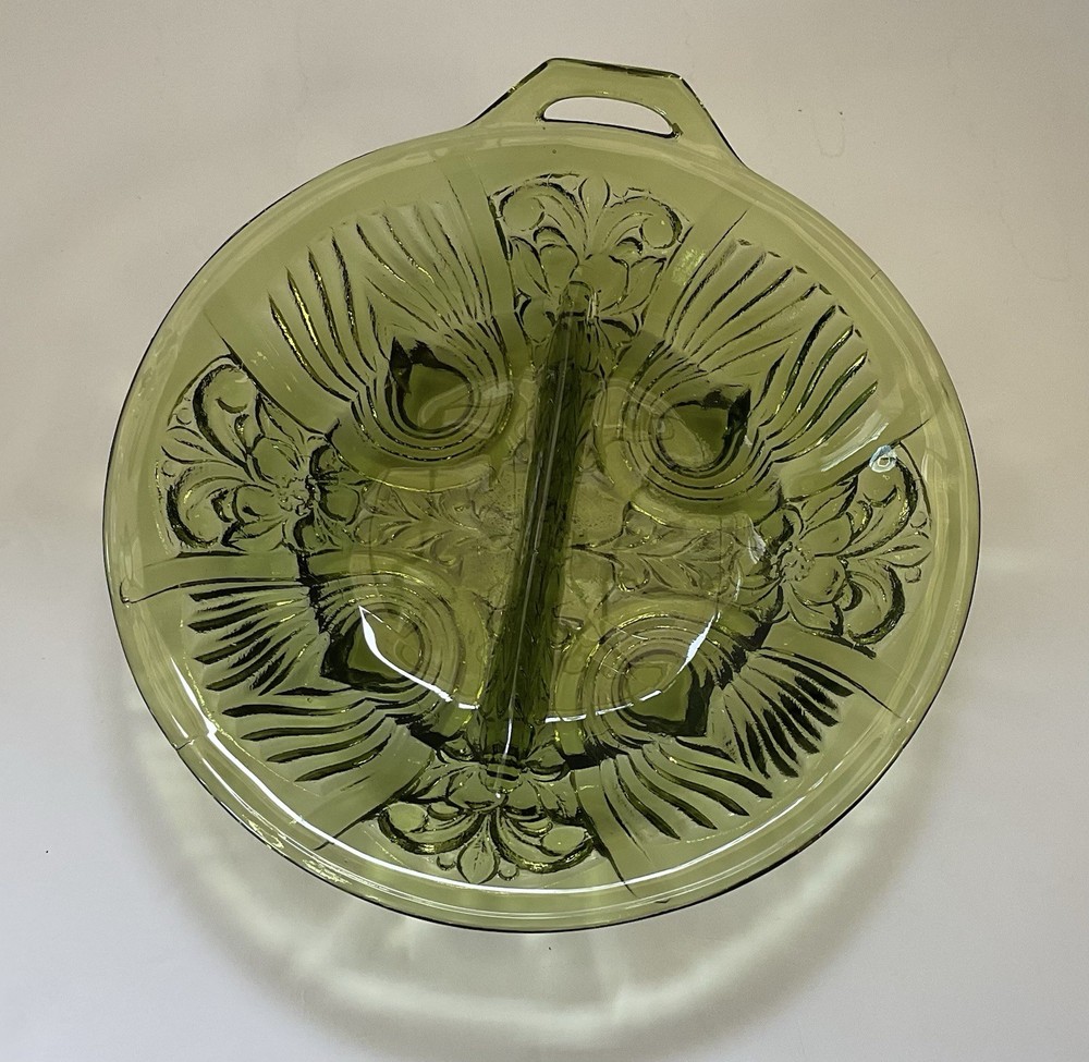 Indiana Glass Killarney Green Round Divided Relish Candy Dish Avocado Decorative