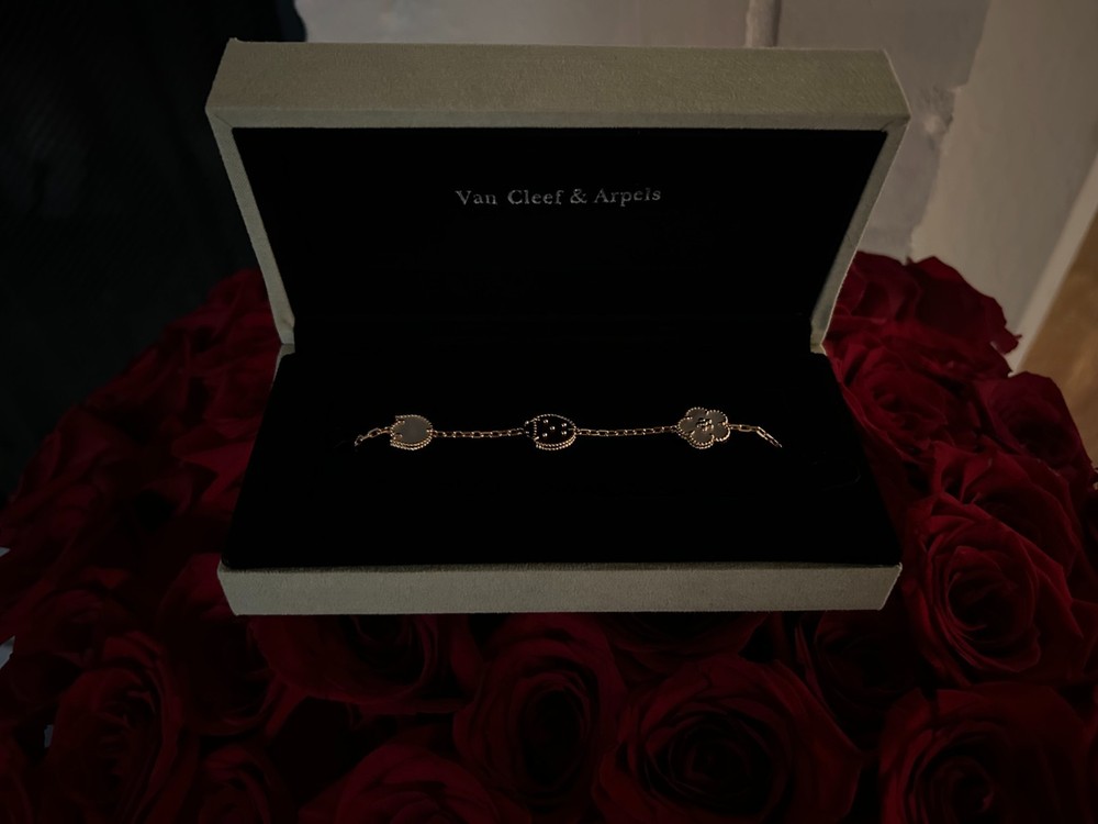 Lucky Spring 5 Motifs Bracelet 18K Rose Gold and Mother of Pearl with Onyx and C