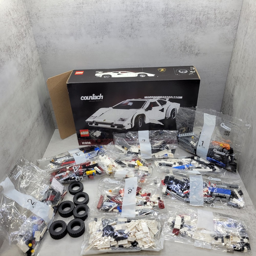 LEGO Icons: Lamborghini Countach 5000 Quattrovalvole (10337) [USED]™