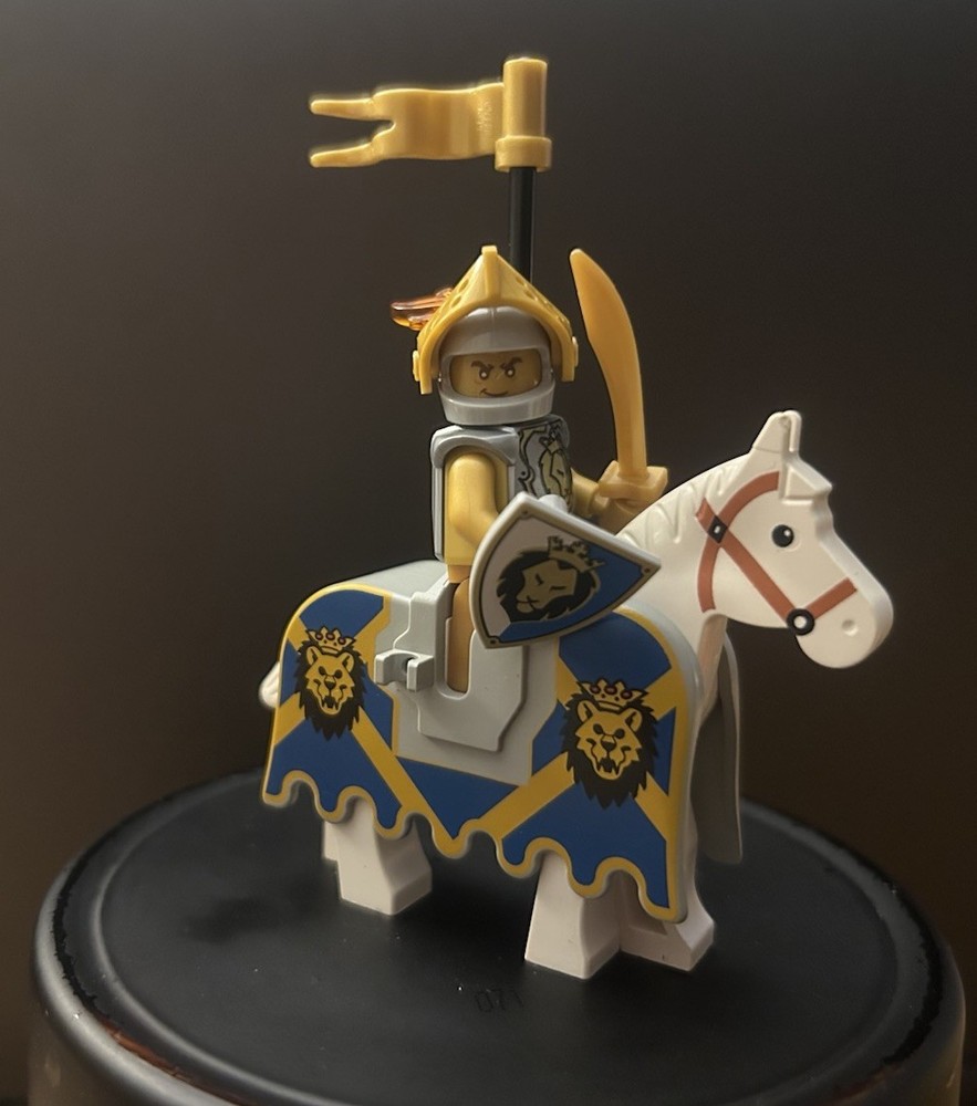 Lego Castle Pearl Gold Guardian Knight On The Horse With Barding MOC GEM
