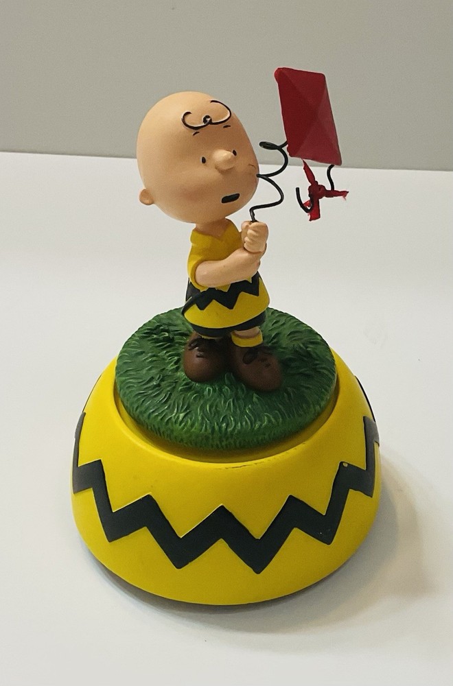 Charlie Brown Flying Kite Musical Figurine by Westland Giftware