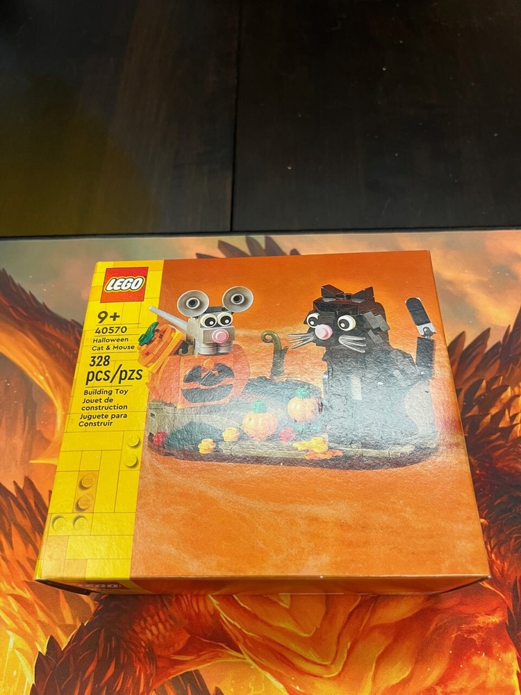 LEGO 2022 Halloween Cat and Mouse Seasonal Building Kit 40570-image