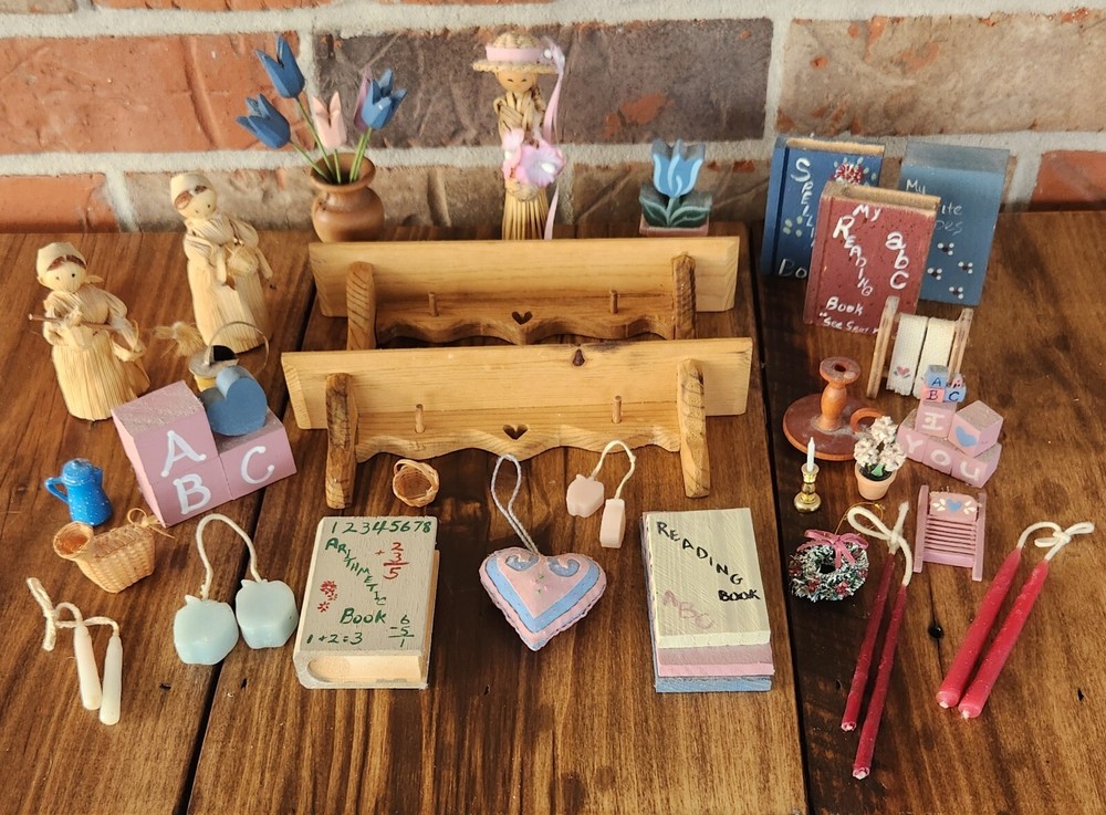 Vtg Mixed Lot Miniature Primitive Dollhouse Shelf Decor Wooden/Wicker Figurines