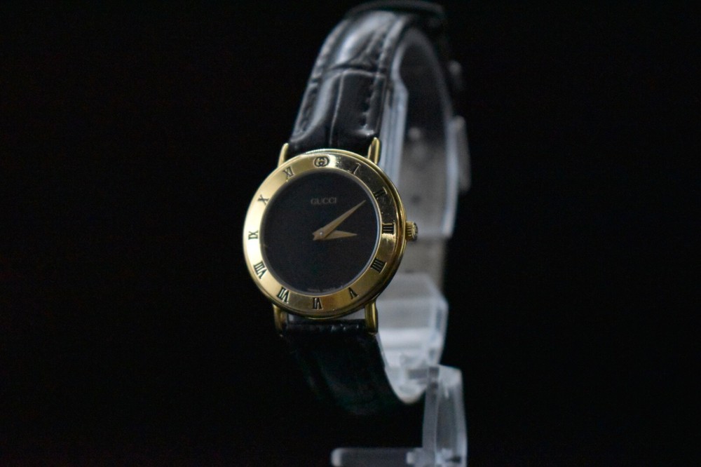 Vintage GUCCI 3000.2.L Black Dial Quartz Ladies Watch Near Mint Condition