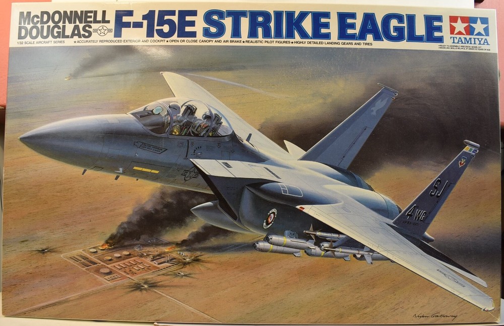 TAMIYA 1/32 MCDONNELL DOUGLAS F-15E STRIKE EAGLE Plastic Model Kit