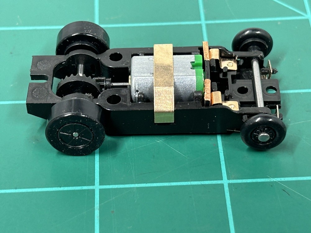 Black Wheels Dash Turbo Screw Chassis Fits Tjet Body Works On AFX & Tyco Track