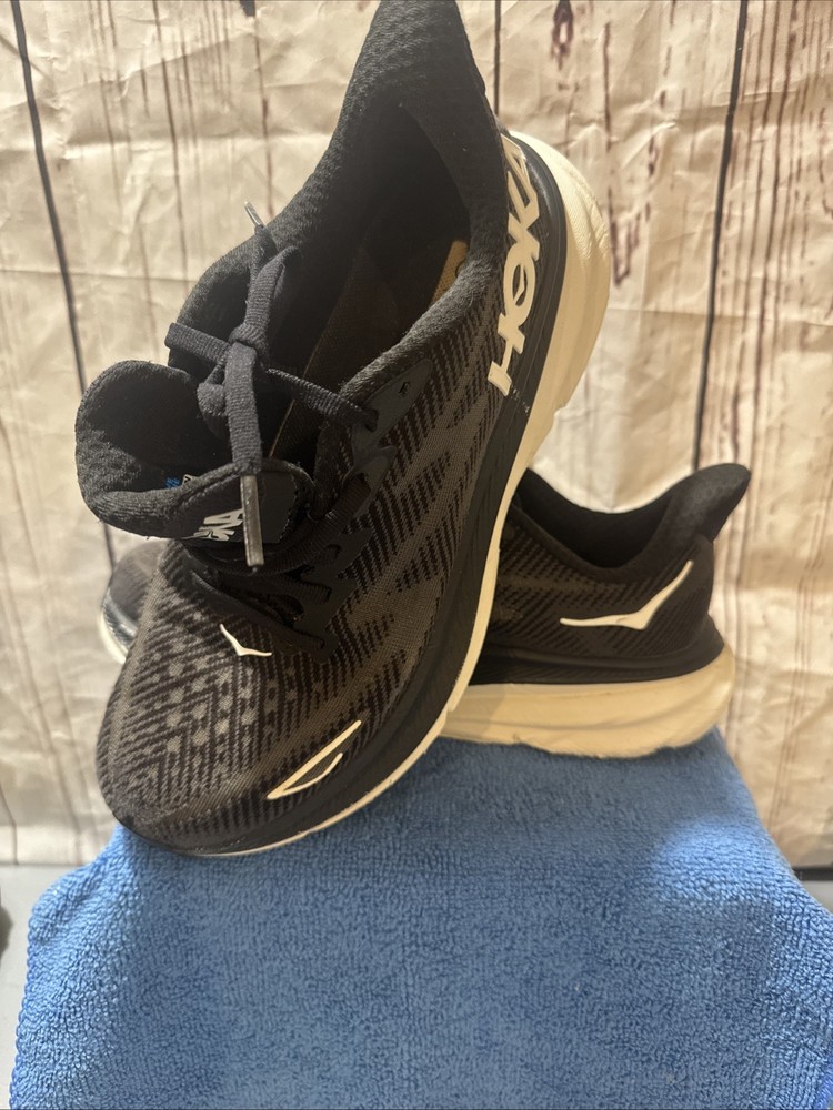 Hoka Women’s Sneakers Sz 7 B