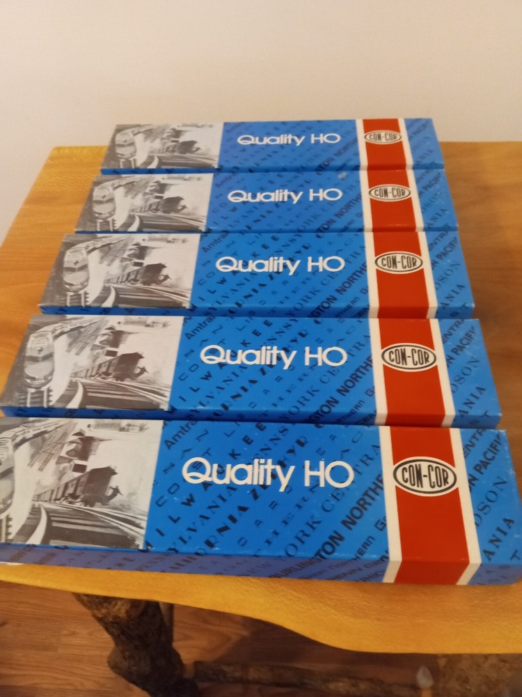 HO AMTRAK SUPERLINER 5-CAR STREAMLINE PASS TRAIN SET CON-COR