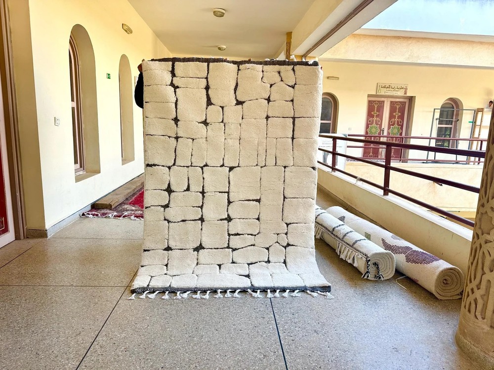 Color White & Black Moroccan Berber Wool Rug Luxury Handmade Design Carpet Rug