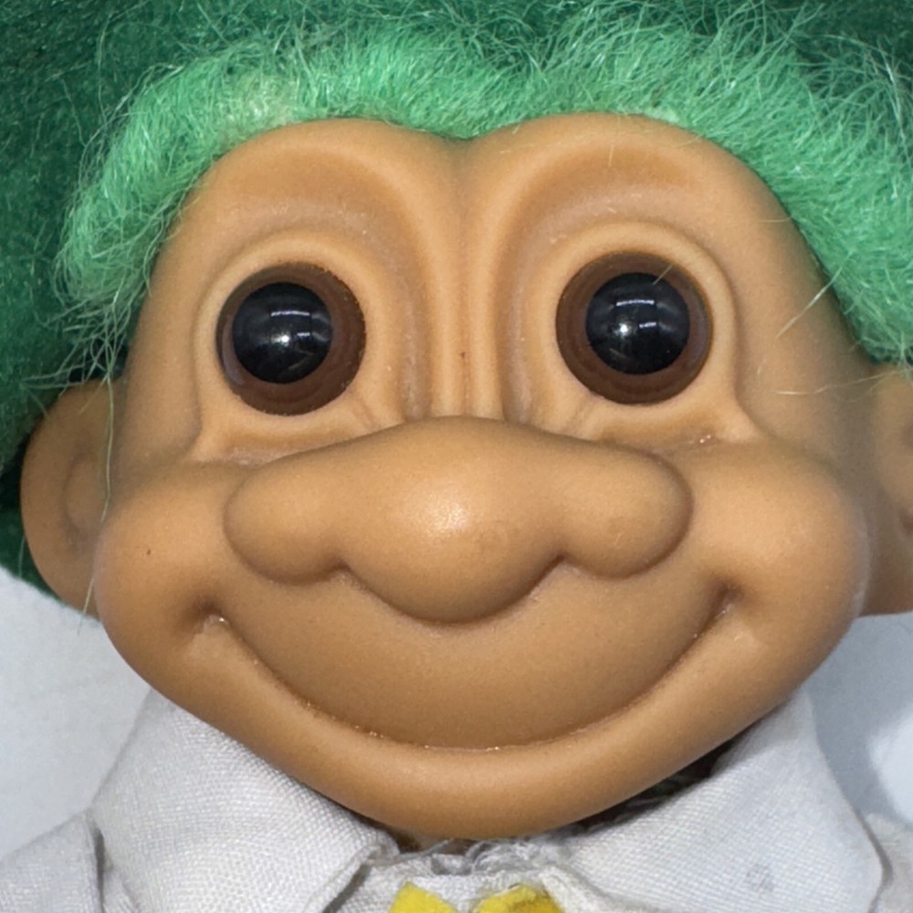 Vintage Russ Berrie Green Hair St. Patrick's Day Leprechaun 5” Troll Doll CUTE
