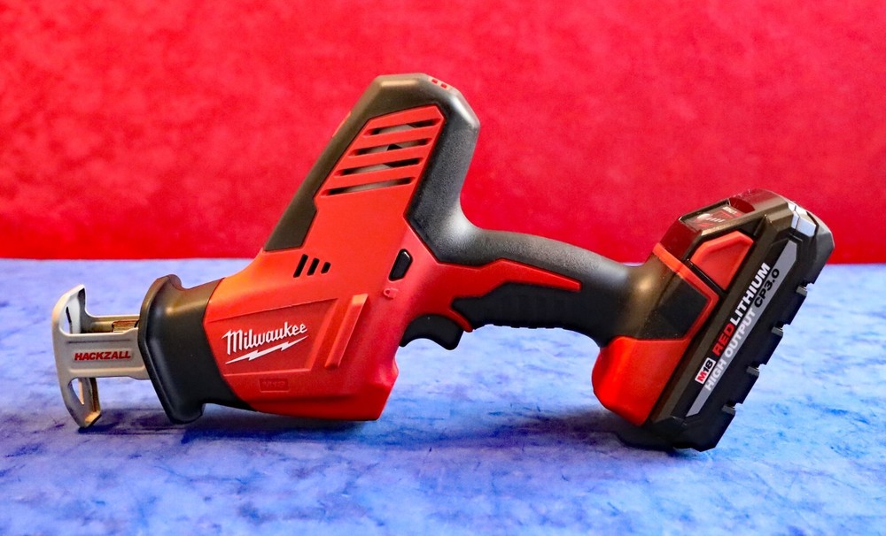 Milwaukee M18 Hackzall 2625-20 Kit with 3.0Ah High Output Battery