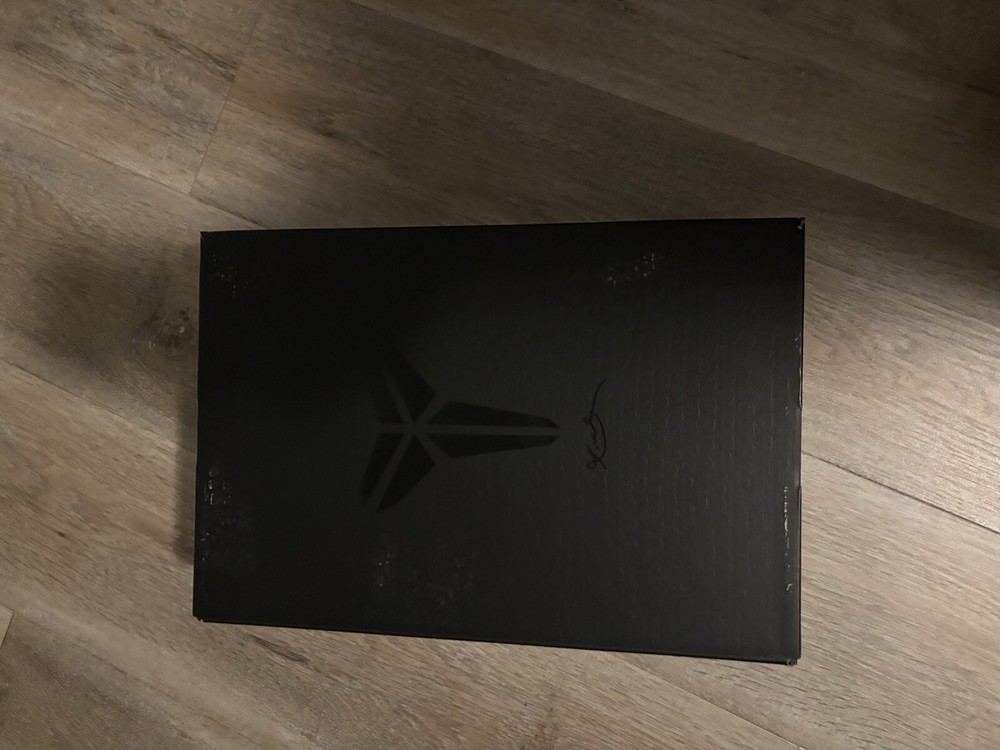 Kobe 8 Uni Red Size 10.5