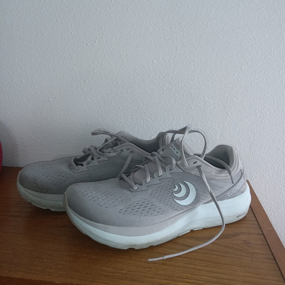 Topo Athletic W-Phantom 3 Women's Running Shoes Size 10 Grey/Stone Used - Good