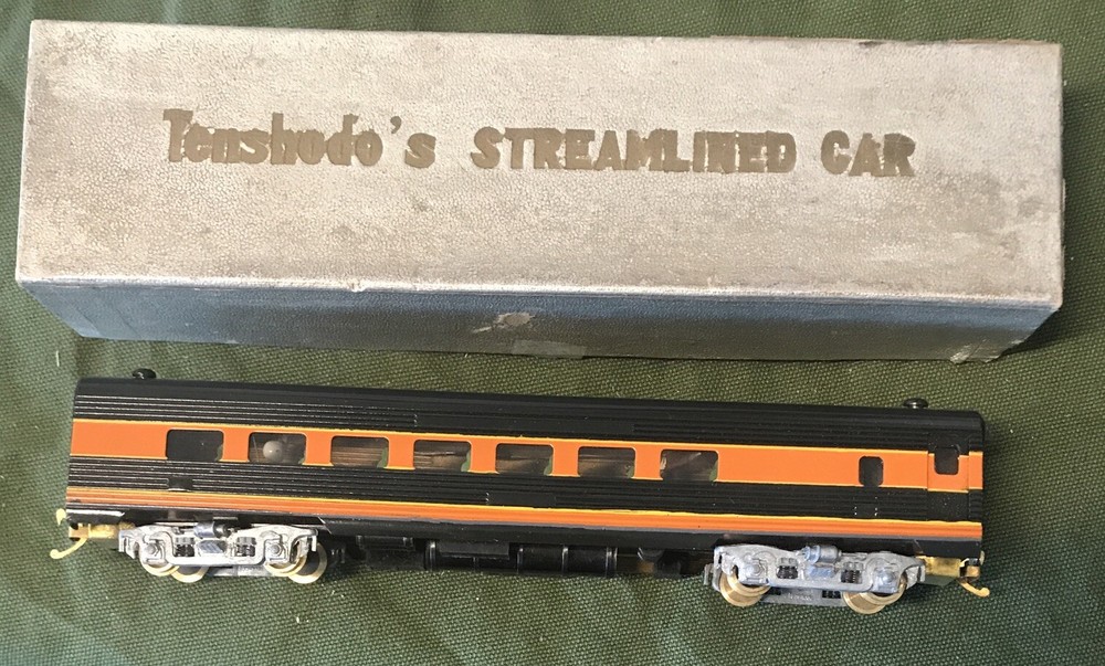 TENSHODO  STEAMLINED PASSENGER CAR HO SCALE(b4)