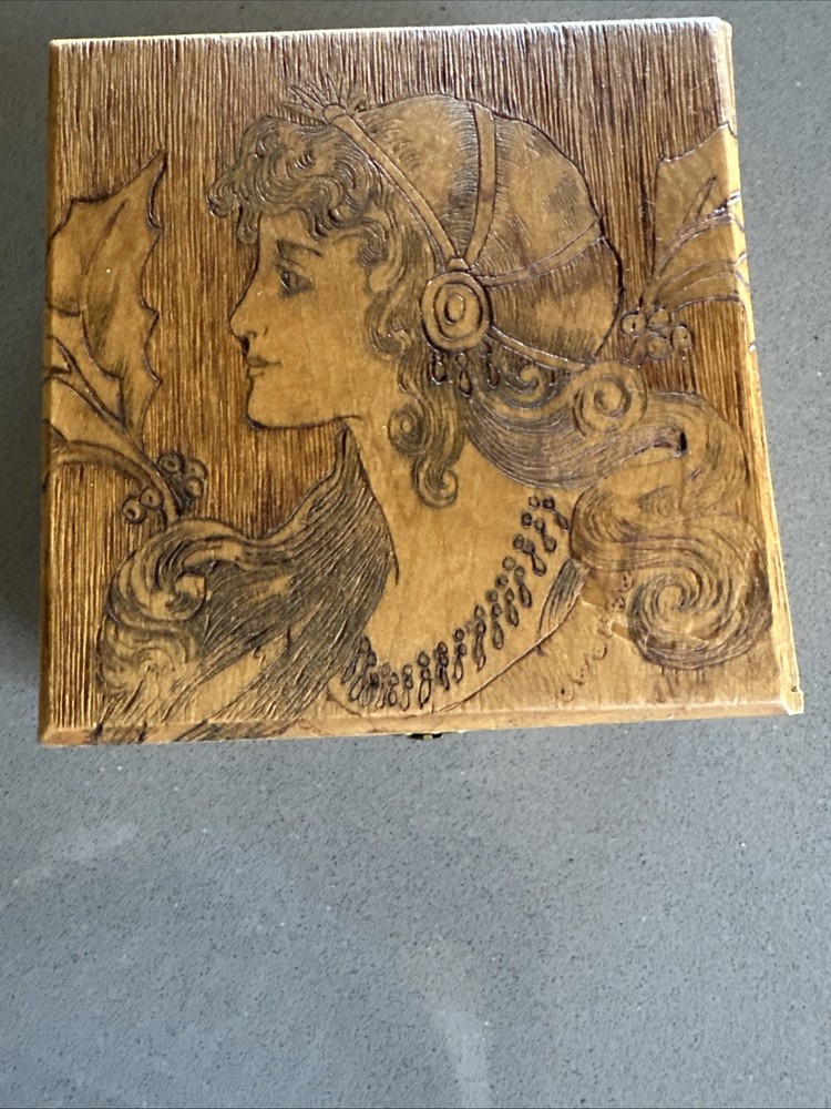 Vintage Pyrography Burned Wood Handkerchief Vanity Box Hinged Lid Leaves