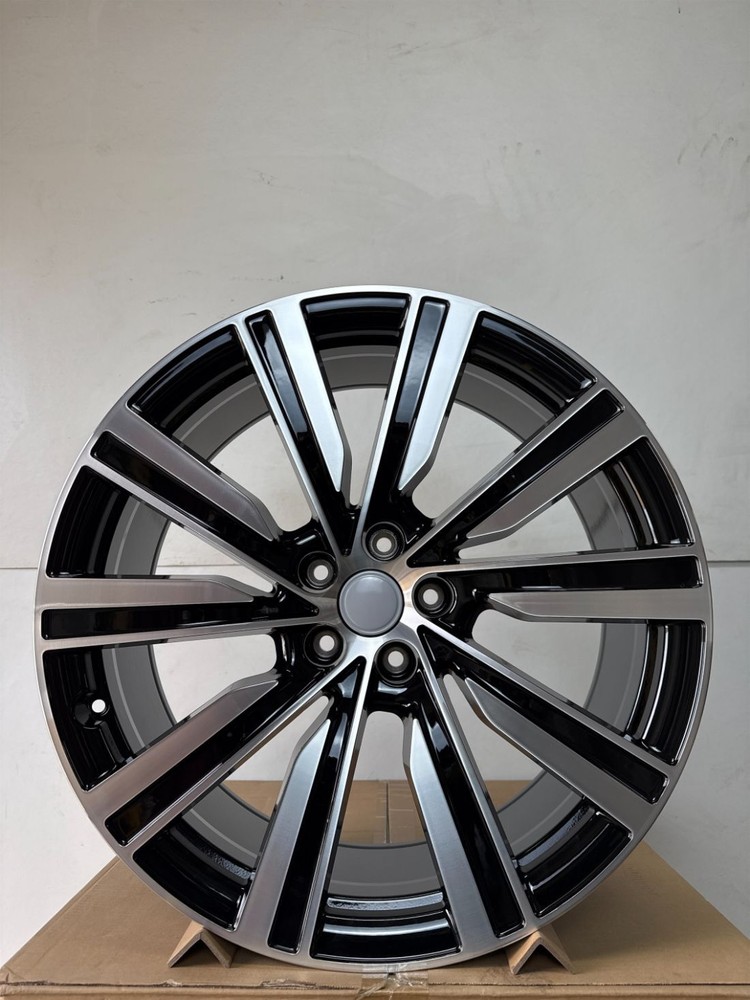 Set of 4 22x9.5 SQUARE Wheels for Range Rover 5x120 CB 72.6 Offset 40
