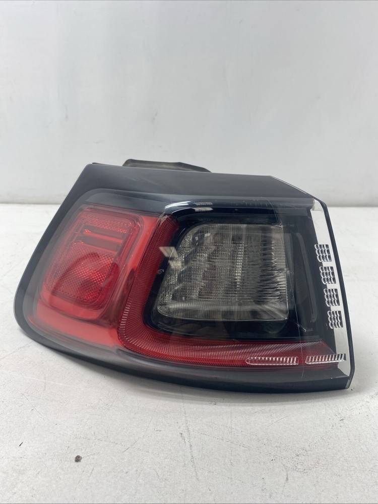 2019 Jeep Cherokee Left Driver Side Taillight Quarter Panel Oem