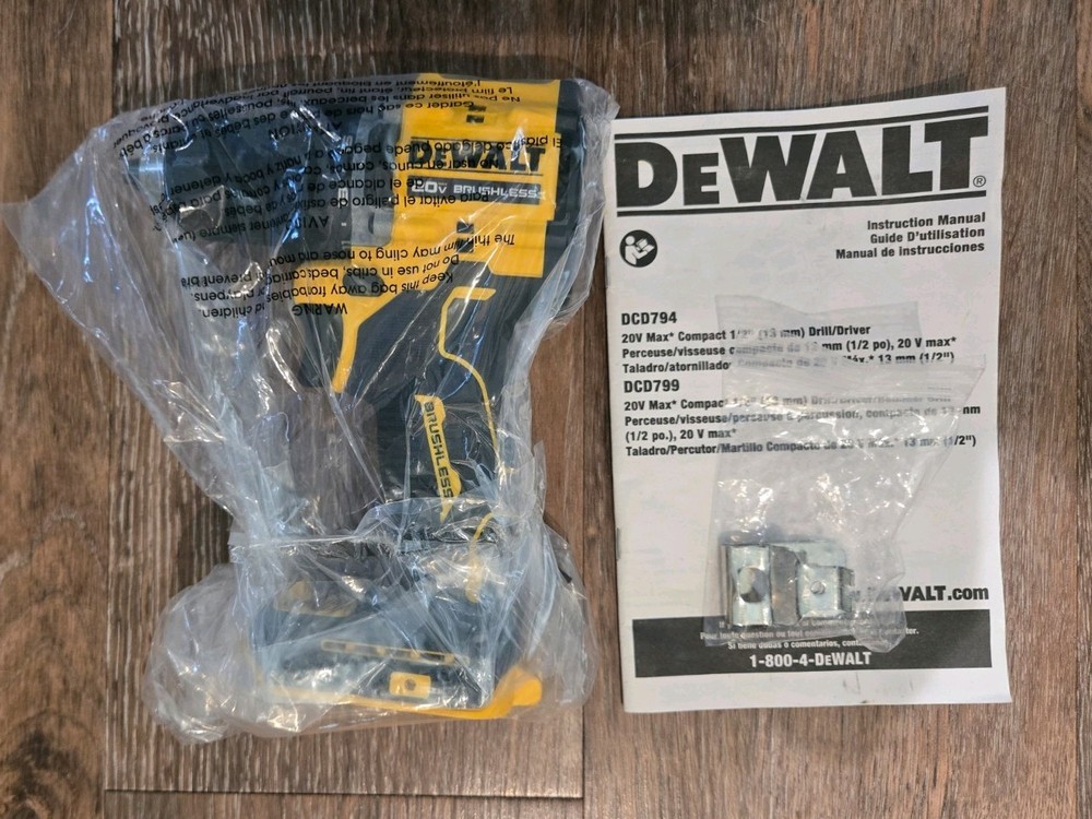 New DEWALT ATOMIC  DCD794B COMPACT SERIES 20V MAX Cordless Drill Brushless