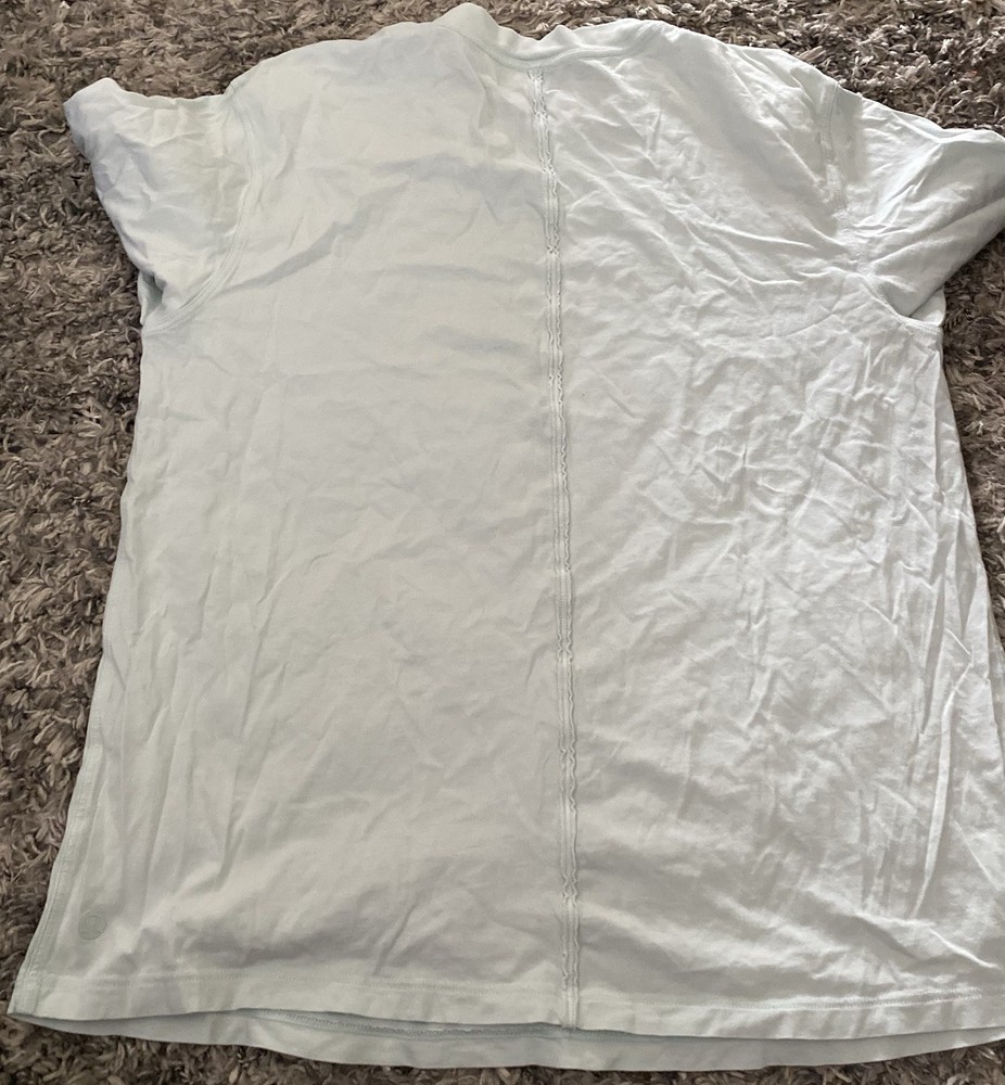 Lululemon Lightweight Short Sleeve Activewear T-Shirt Light blue Women’s M
