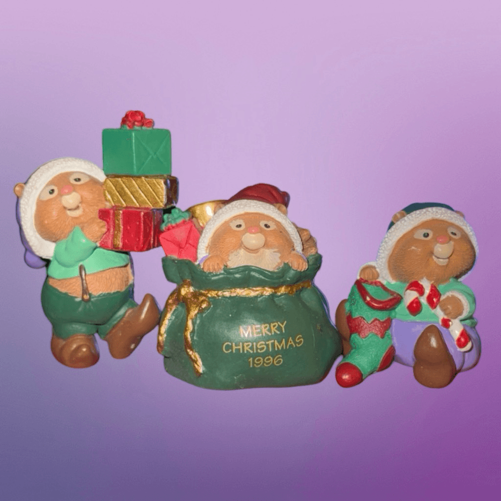 1996 Hallmark Merry Miniatures Santa's Helpers Woodchucks Christmas Ornament B5